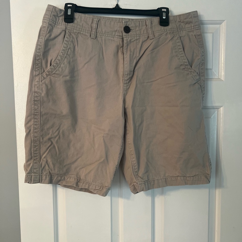 Guys Urban Pipeline Flat front khaki shorts